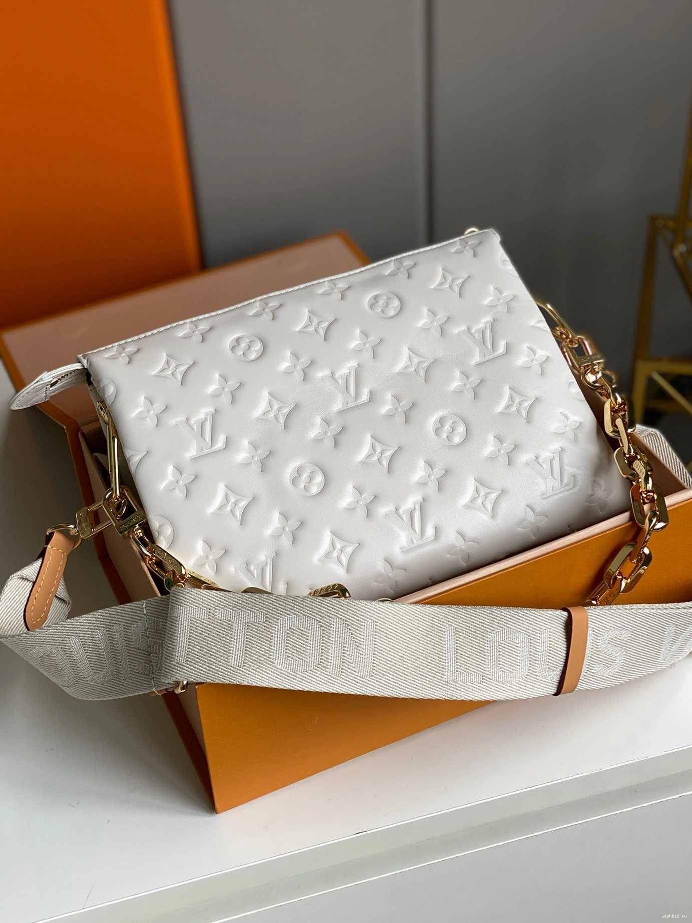 WIS PM VUITTON LOUIS COUSSIN 0119